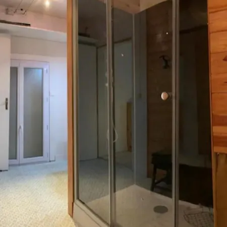 Spacious Cocoon Near Bordeaux *
